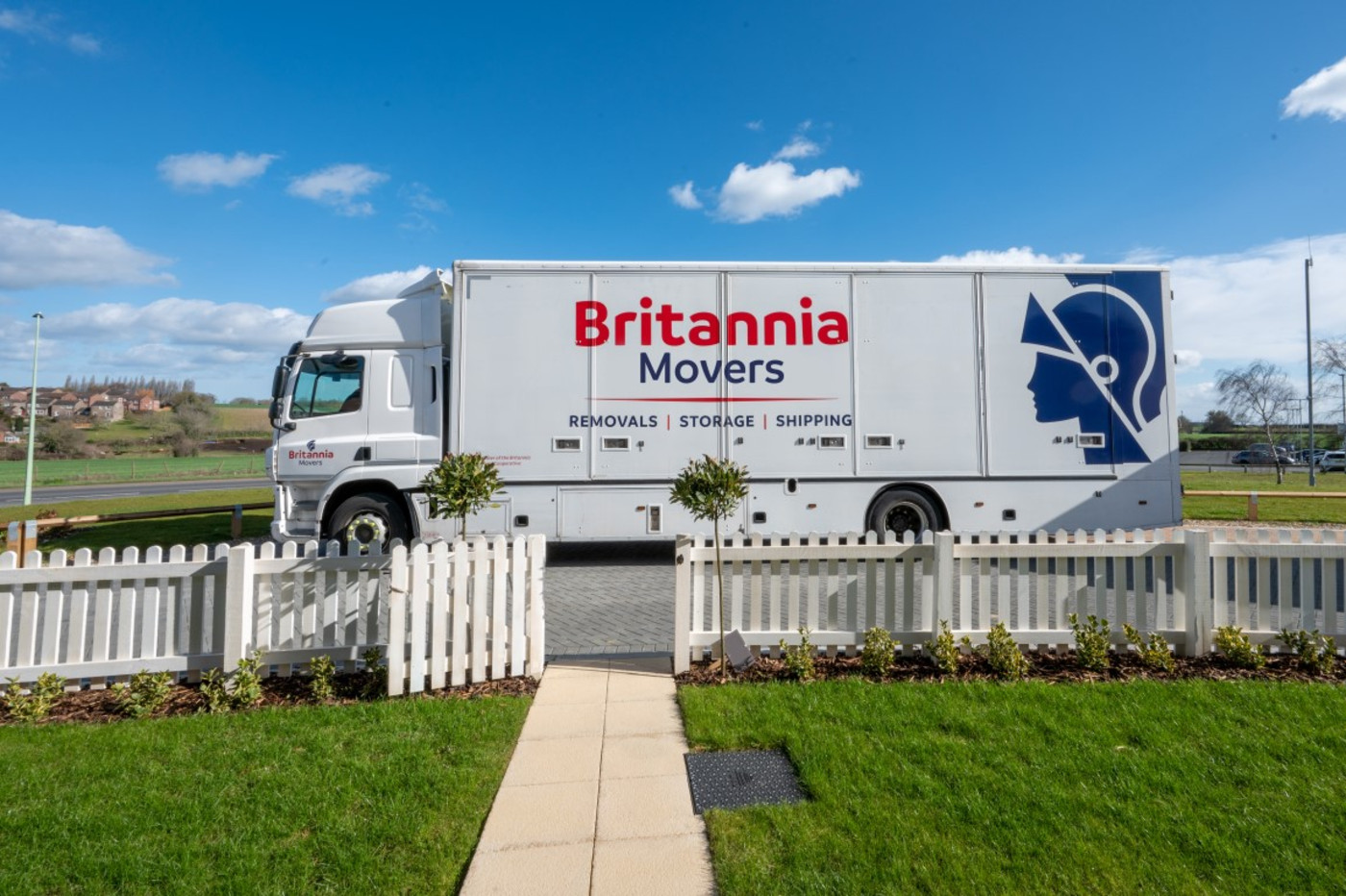 Large truck from front garden (1)